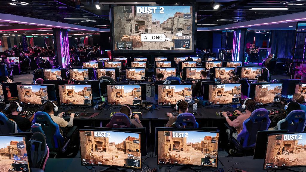 How Come Everyone Plays Dust 2 in Counter Strike? 2026 Player Guide